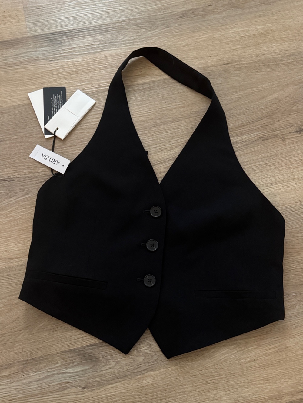 Aritzia Babaton open back halter vest top